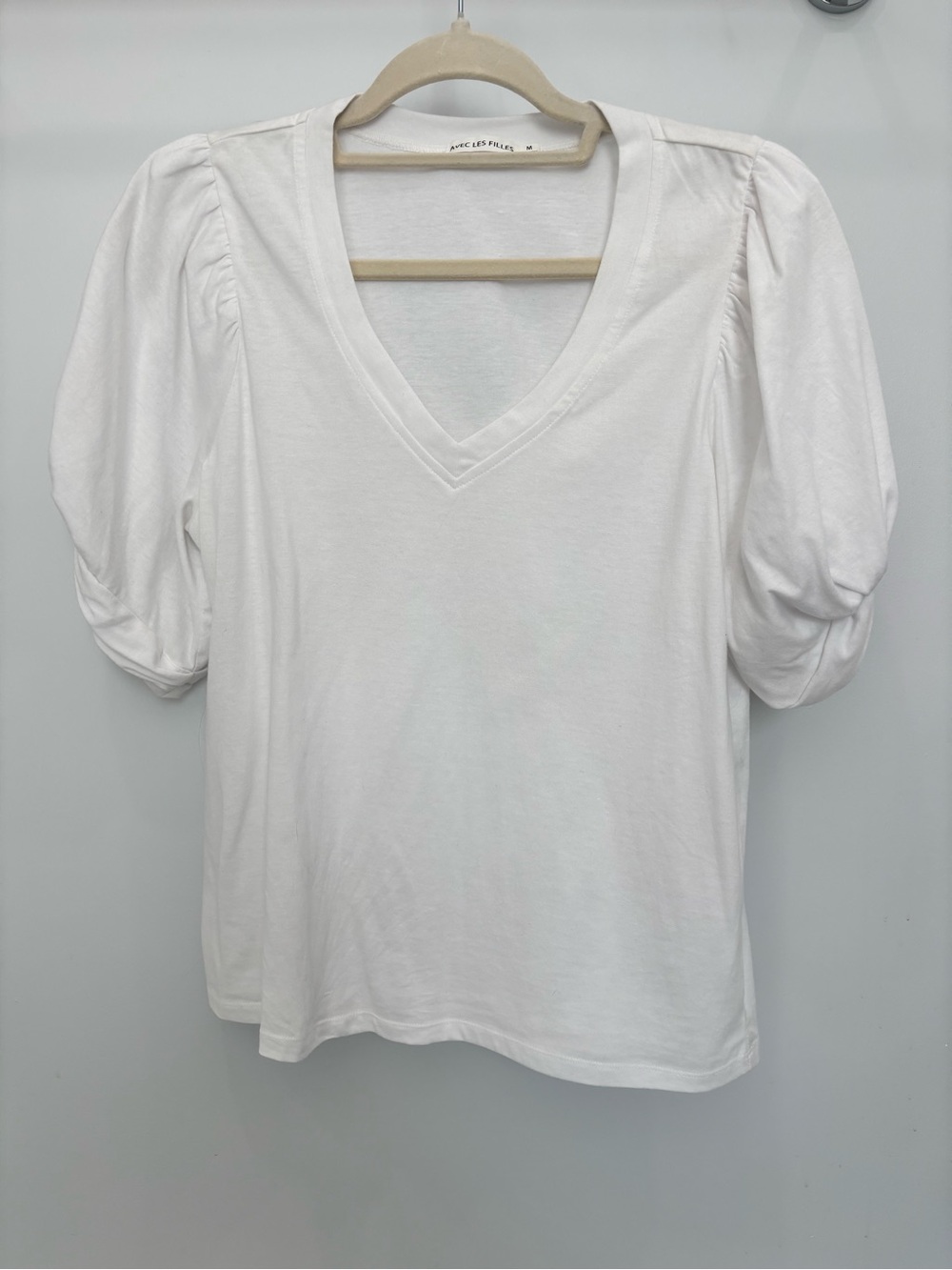 Avec Les Filles White V-Neck Puff Sleeve Tee
